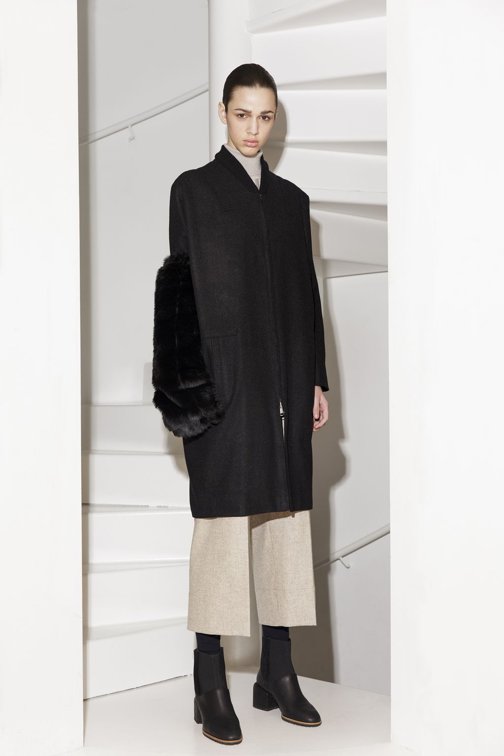 Fashion Week Paris Pre-Fall 2018 look 13 from the Nehera collection 女装