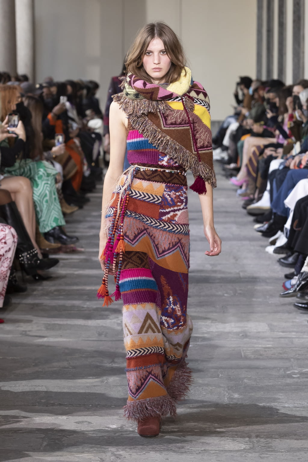 Fashion Week Milan Fall/Winter 2022 look 13 from the Etro collection 女装
