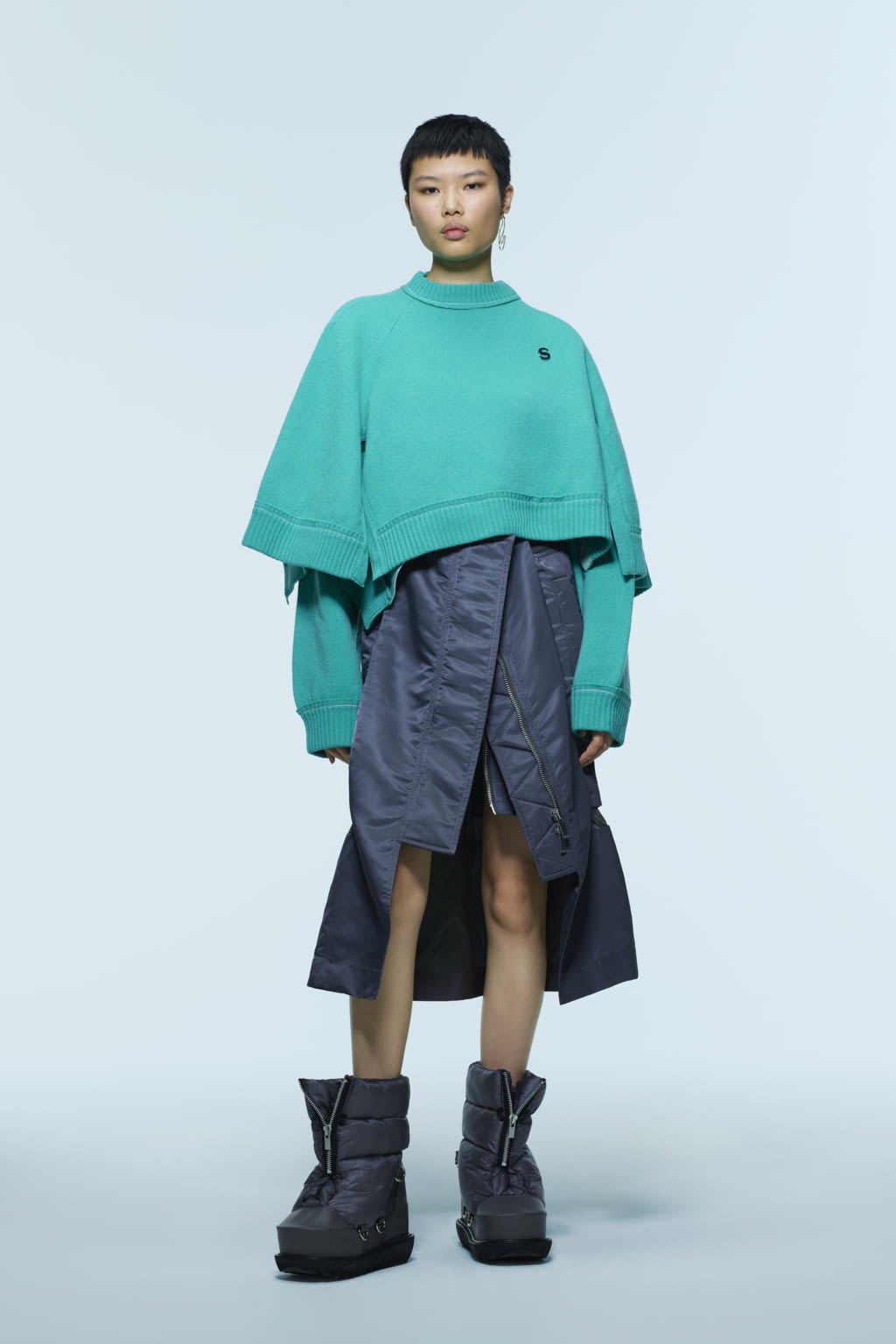 Fashion Week Paris Pre-Fall 2022 look 13 from the Sacai collection 女装