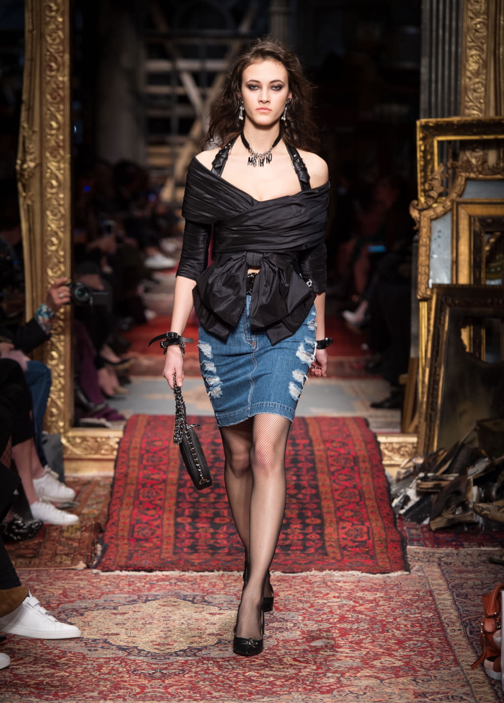 Fashion Week Milan Fall/Winter 2016 look 13 de la collection Moschino womenswear