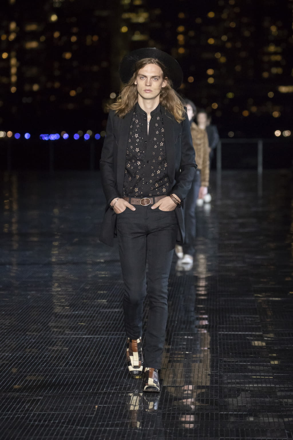 Fashion Week New York Spring/Summer 2019 look 13 from the Saint Laurent collection 男装