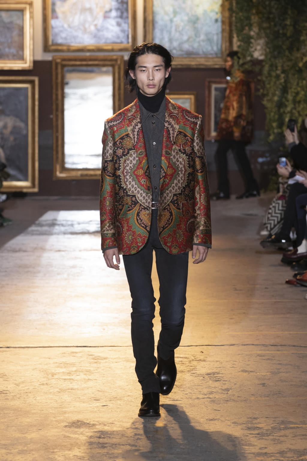 Fashion Week Milan Fall/Winter 2020 look 13 from the Etro collection menswear