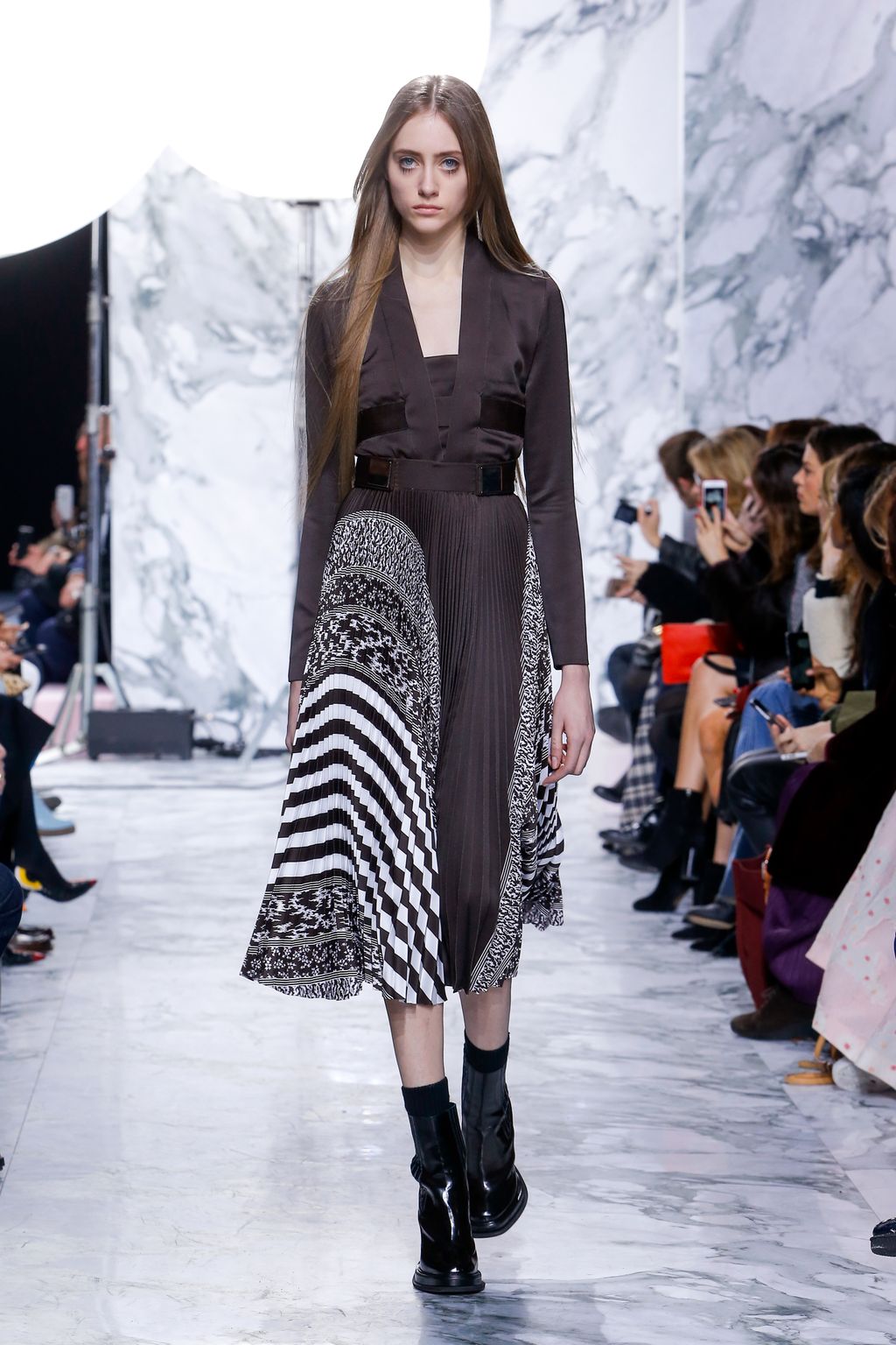 Fashion Week Paris Fall/Winter 2016 look 13 from the Carven collection womenswear