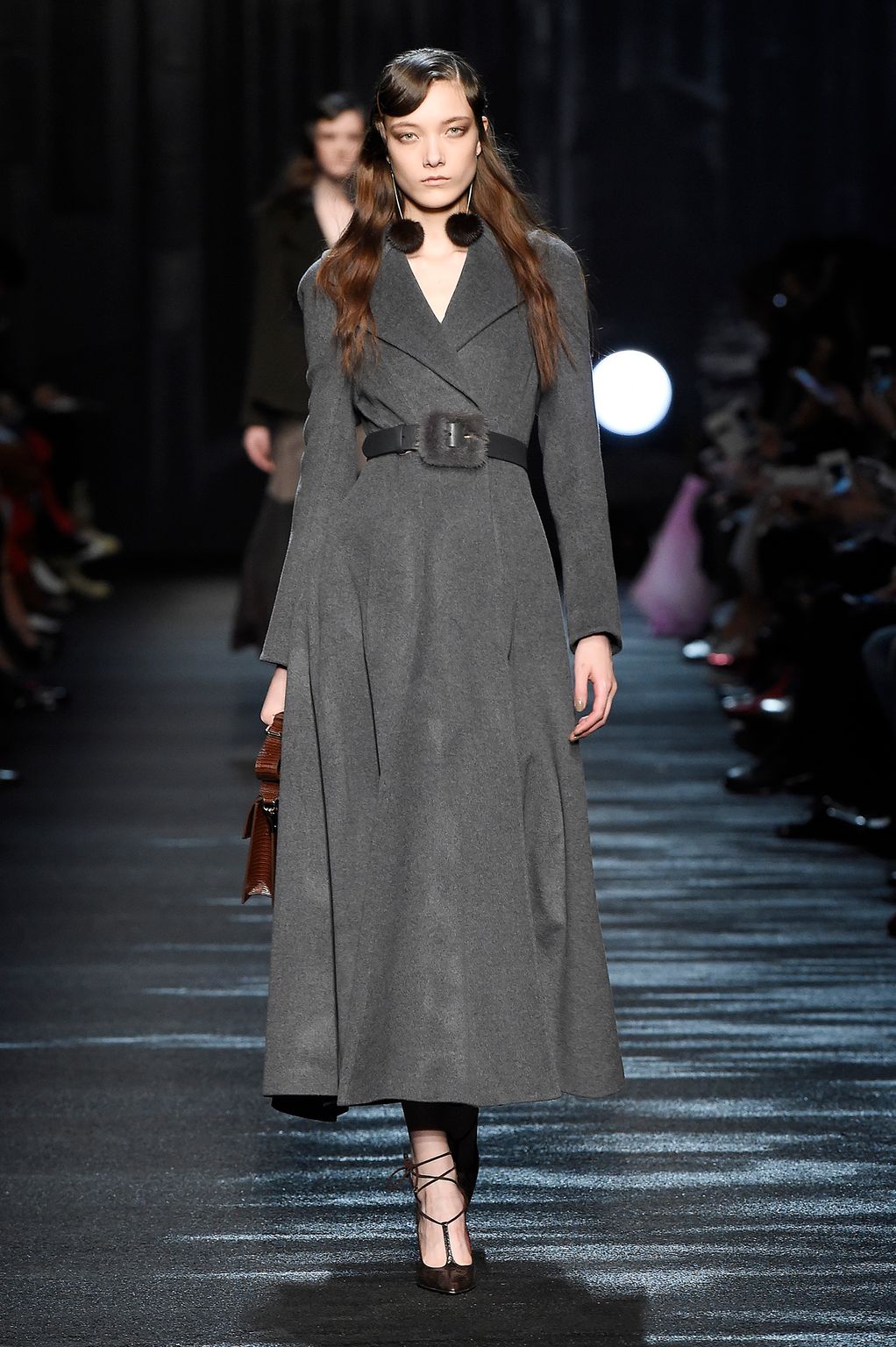 Fashion Week Milan Fall/Winter 2016 look 13 de la collection Blumarine womenswear