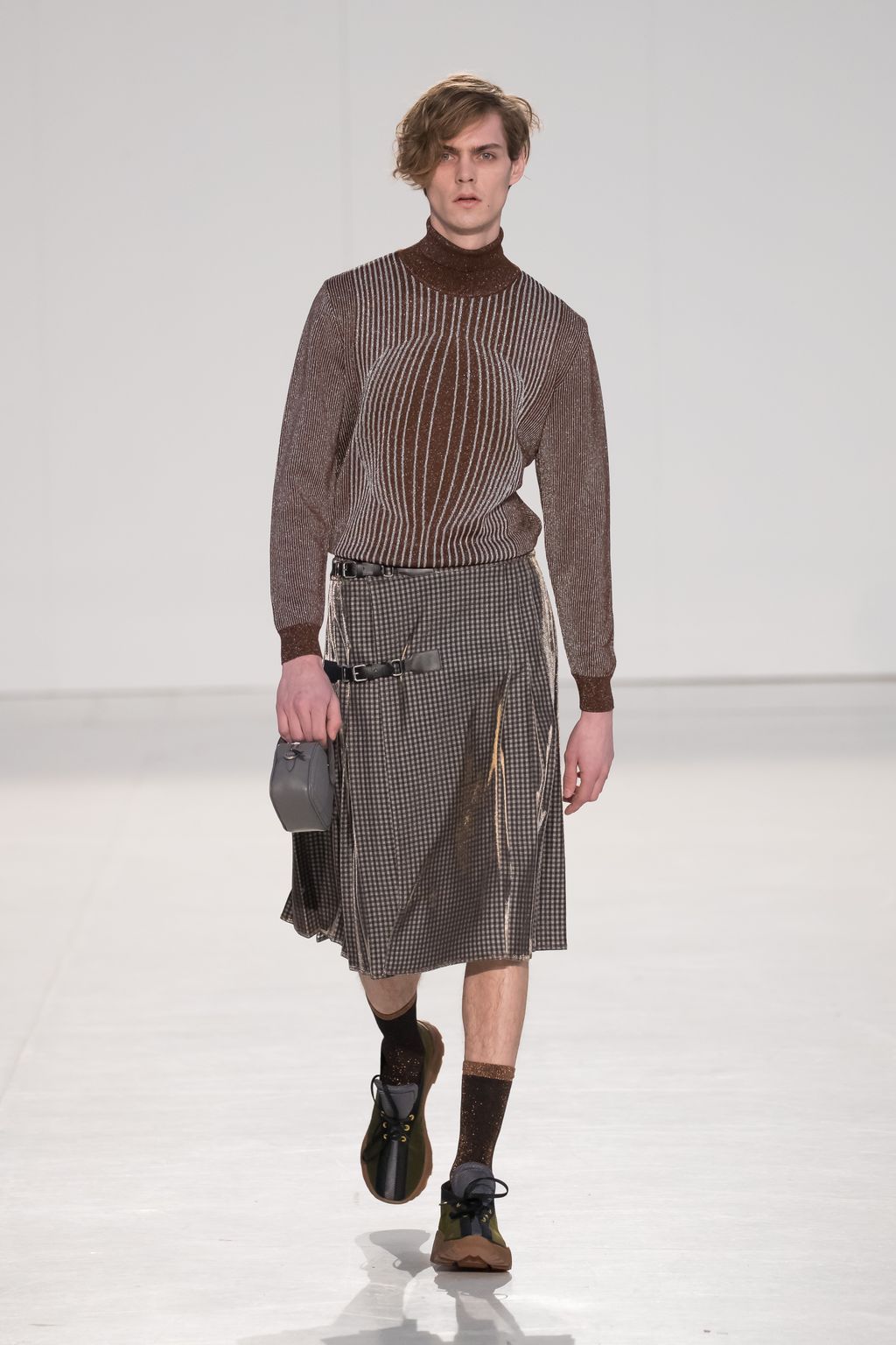 Fashion Week Milan Fall/Winter 2020 look 13 from the Marco de Vincenzo collection menswear