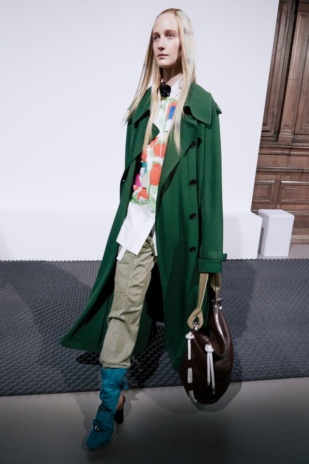 Fashion Week Paris Resort 2017 look 13 from the Acne Studios collection womenswear