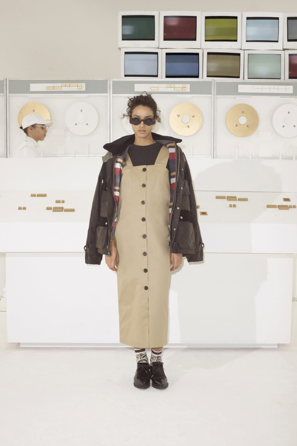 Fashion Week Paris Fall/Winter 2018 look 13 from the Maison Kitsuné collection womenswear