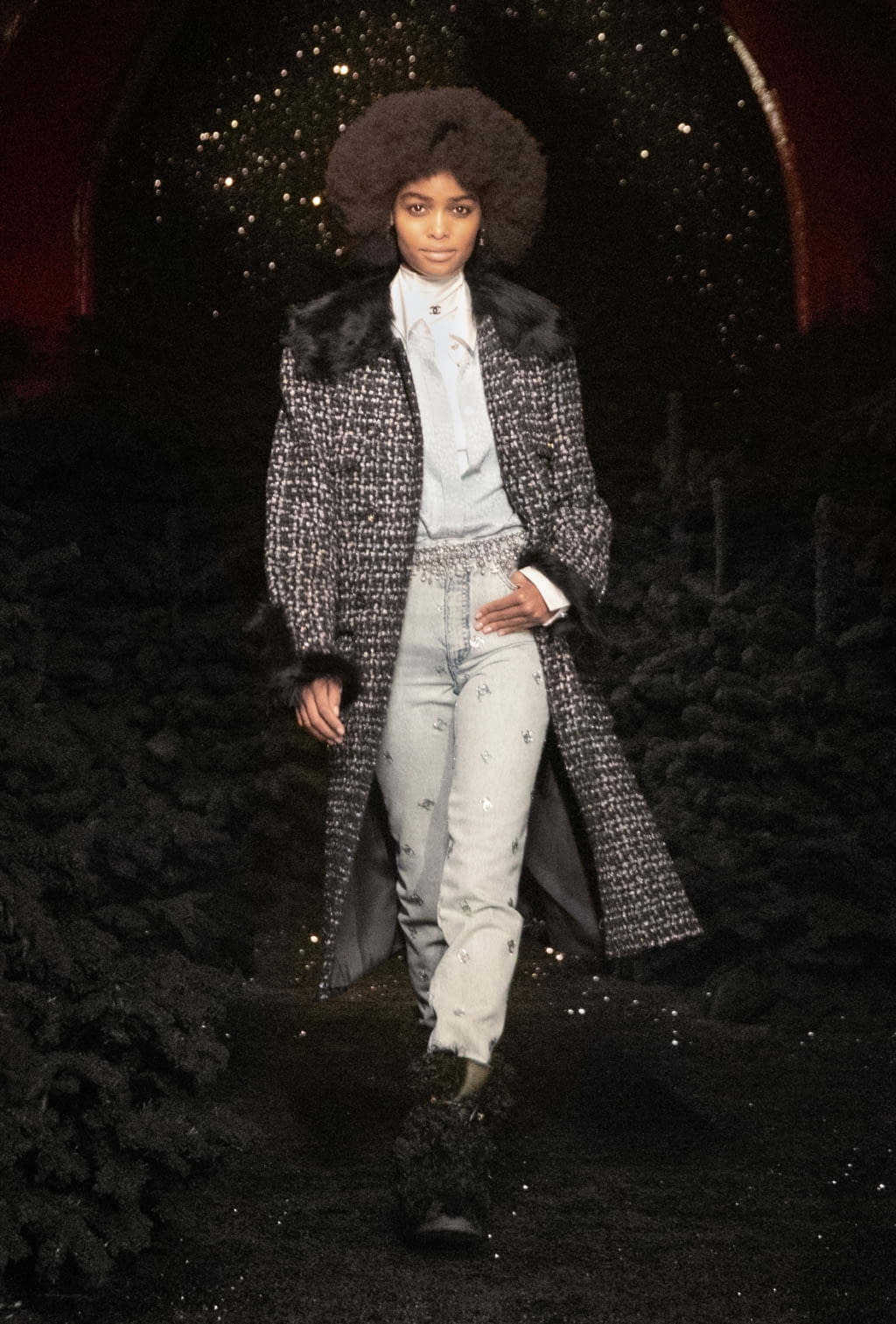 Fashion Week Paris Fall/Winter 2021 look 13 from the Chanel collection 女装