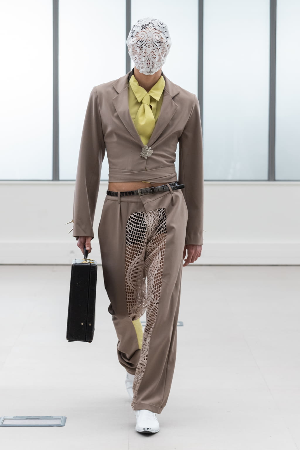 Fashion Week Paris Fall/Winter 2022 look 137 from the IFM PARIS collection womenswear