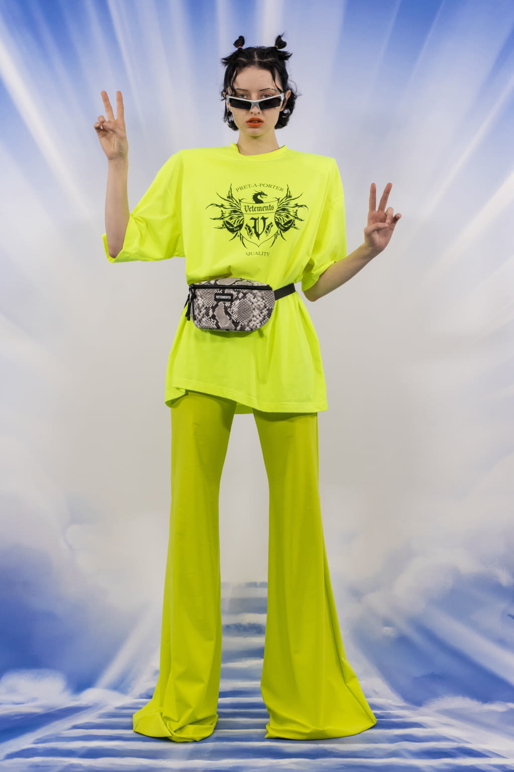 Fashion Week Paris Fall/Winter 2021 look 139 from the VETEMENTS collection 男装