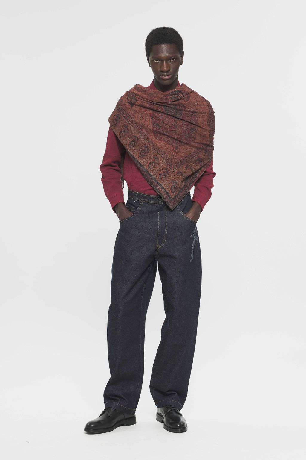 Fashion Week Paris Fall/Winter 2024 look 13 from the Antik Batik collection menswear