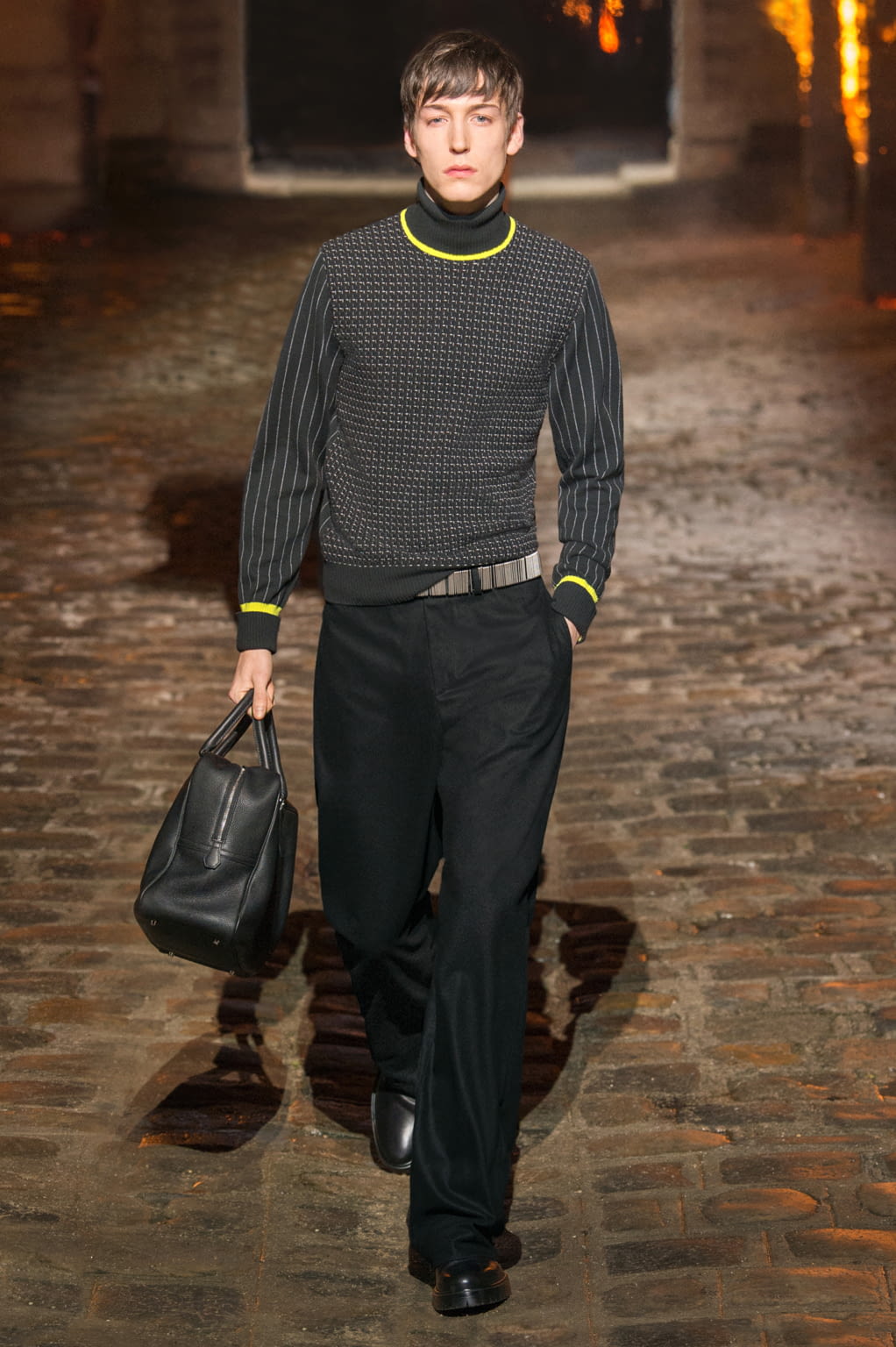 Fashion Week Paris Fall/Winter 2018 look 13 from the Hermès collection menswear