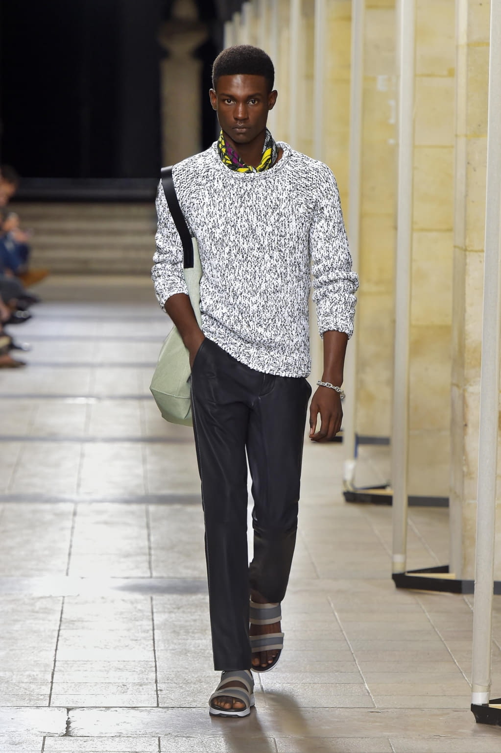 Fashion Week Paris Spring/Summer 2017 look 13 from the Hermès collection menswear