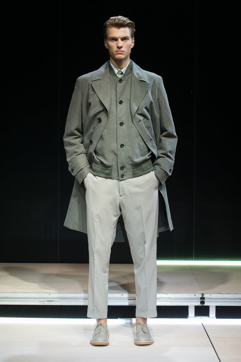 Fashion Week Paris Spring/Summer 2017 look 14 from the Cerruti 1881 collection menswear