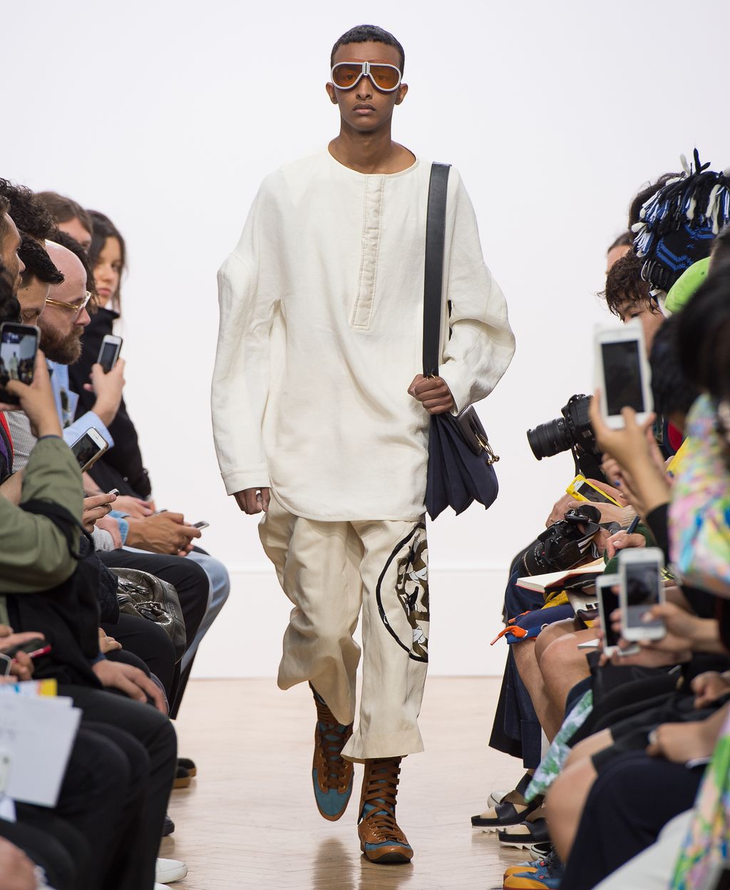 Fashion Week London Spring/Summer 2017 look 14 from the JW Anderson collection menswear