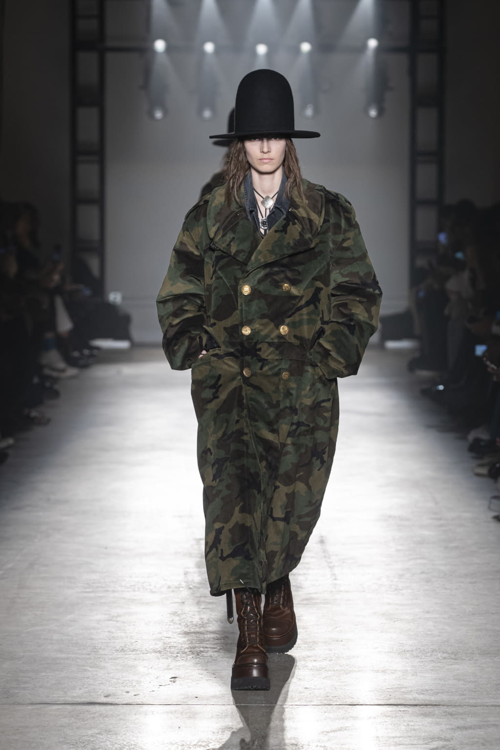 Fashion Week New York Fall/Winter 2020 look 14 de la collection R13 womenswear