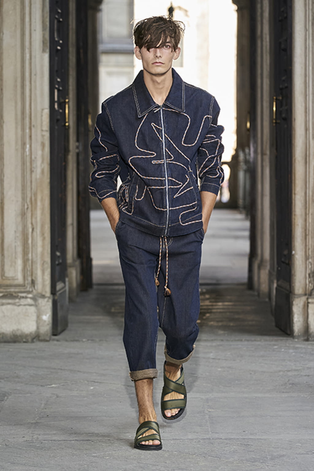 Fashion Week Milan Spring/Summer 2021 look 14 de la collection David Catalan menswear