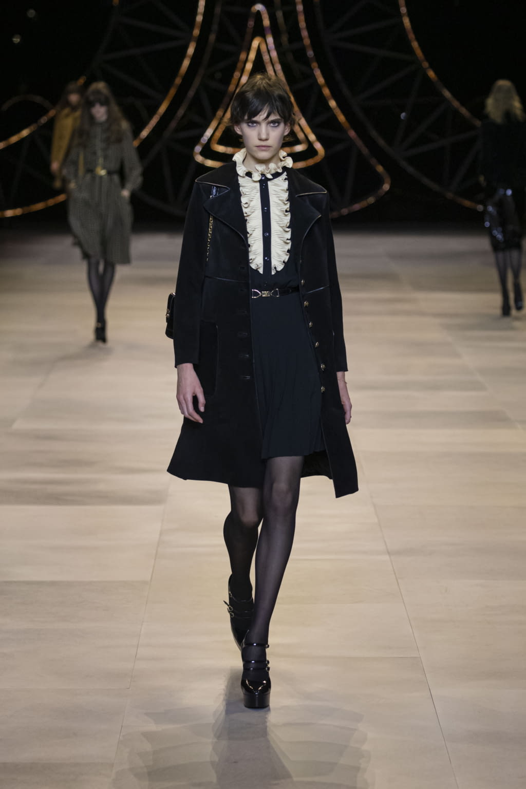Fashion Week Paris Fall/Winter 2020 look 14 de la collection Celine womenswear