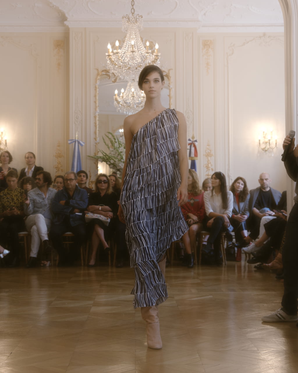 Fashion Week Paris Spring/Summer 2018 look 14 from the Vanessa Seward collection womenswear