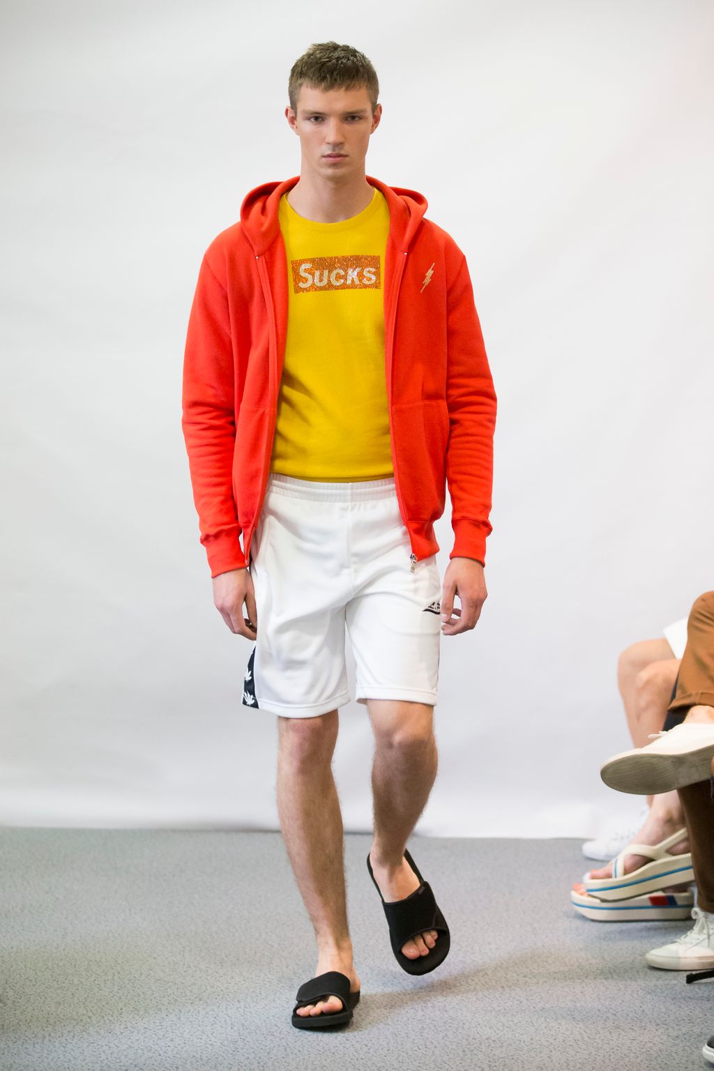 Fashion Week Paris Spring/Summer 2018 look 14 from the Lucien Pellat-Finet collection 男装