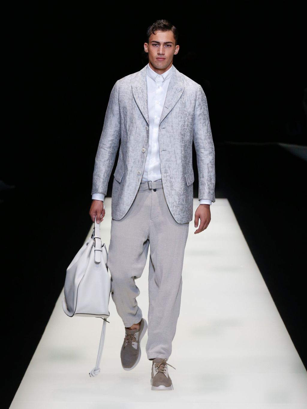 Fashion Week Milan Spring/Summer 2018 look 13 from the Giorgio Armani collection menswear