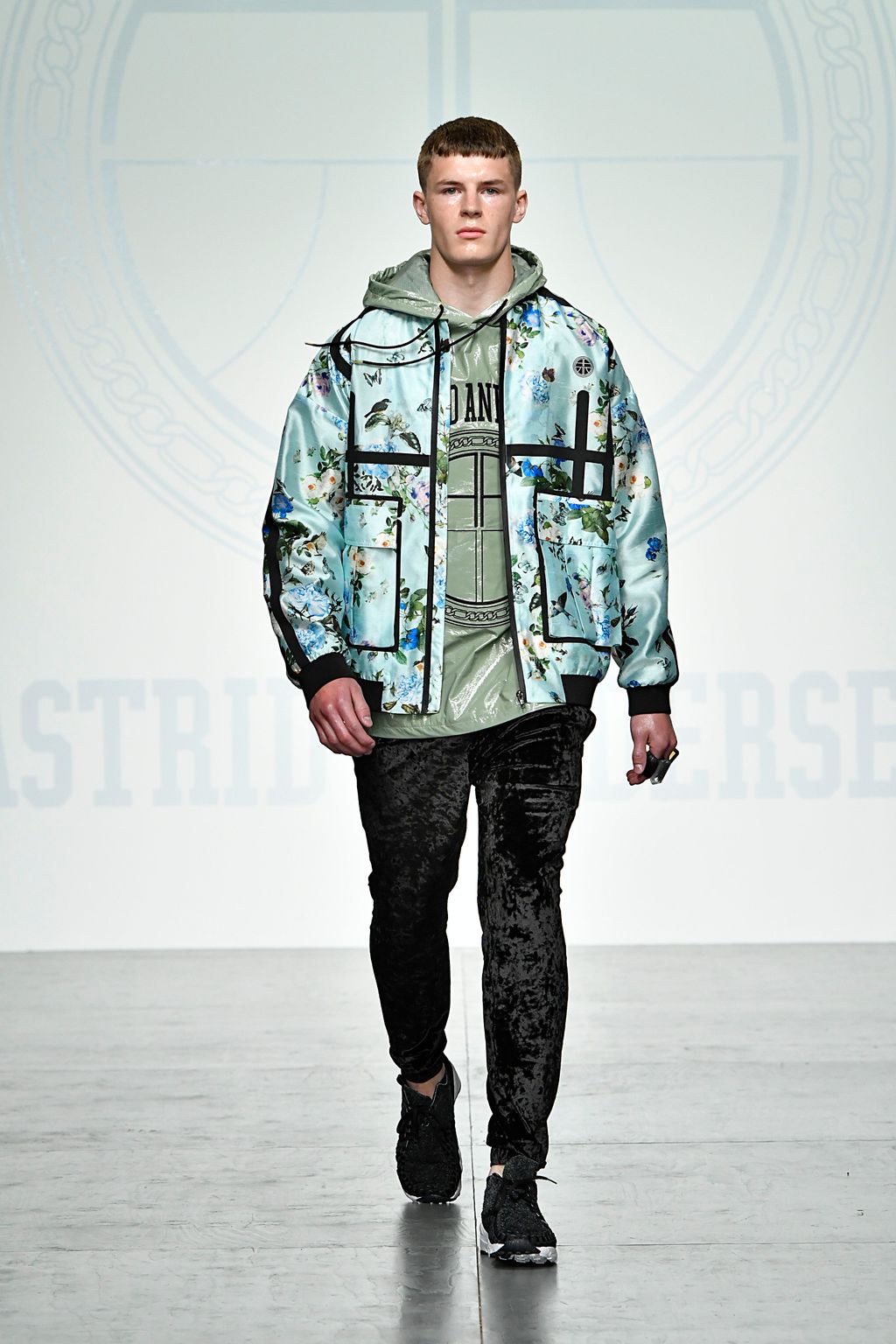 Fashion Week London Spring/Summer 2018 look 14 from the Astrid Andersen collection menswear