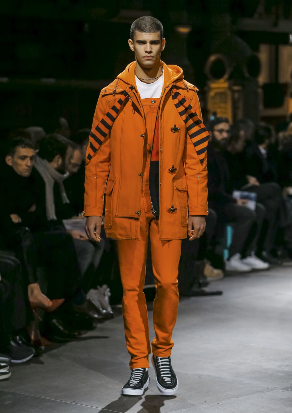 Fashion Week Paris Fall/Winter 2017 look 14 from the Givenchy collection menswear