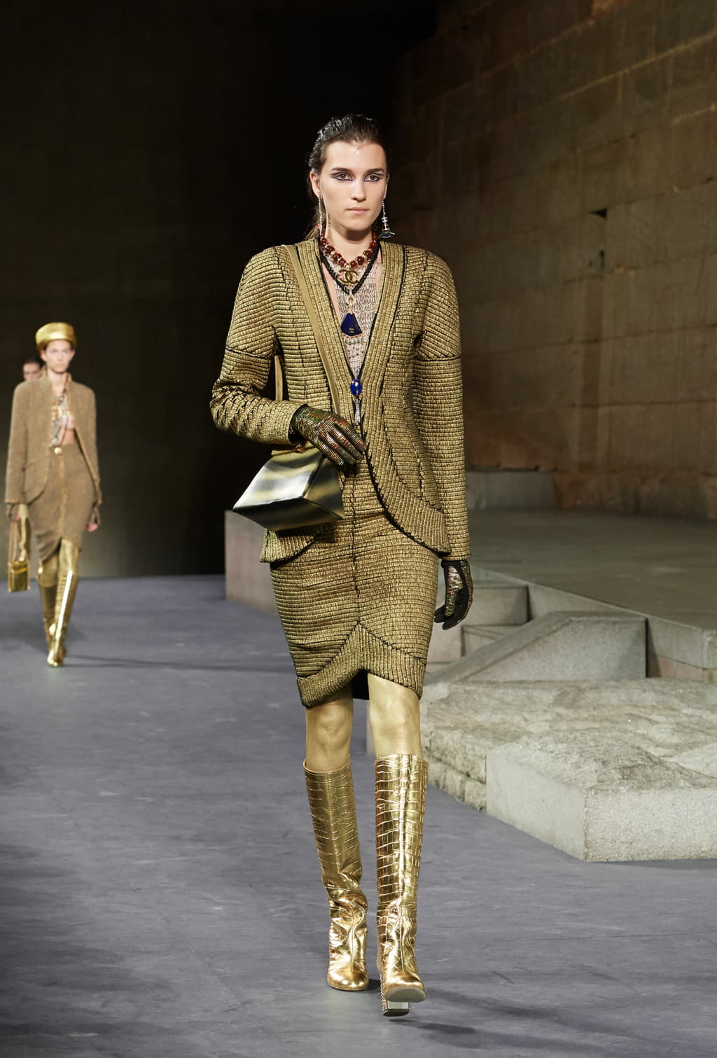 Fashion Week New York Pre-Fall 2019 look 14 from the Chanel collection womenswear