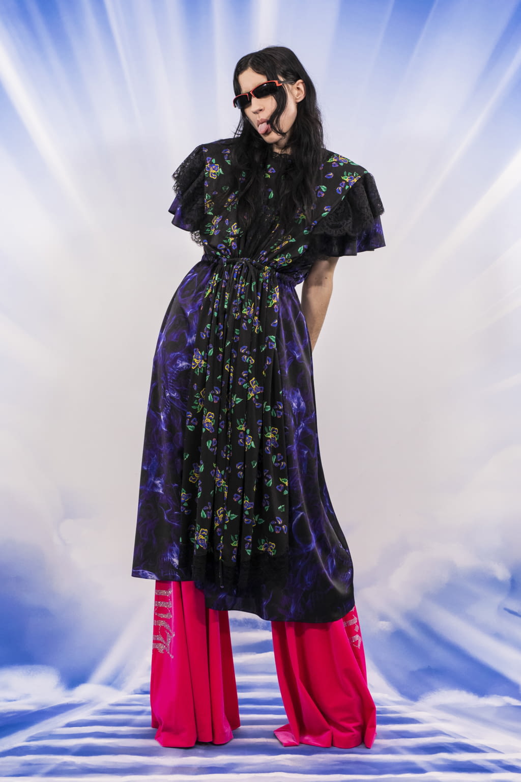 Fashion Week Paris Fall/Winter 2021 look 140 from the VETEMENTS collection 男装