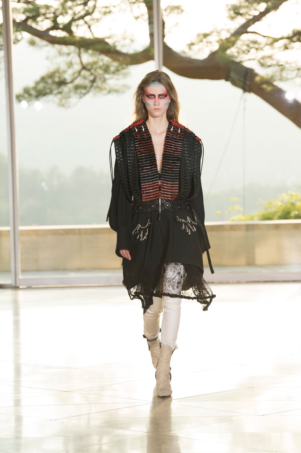 Fashion Week Paris Resort 2018 look 40 from the Louis Vuitton collection 女装