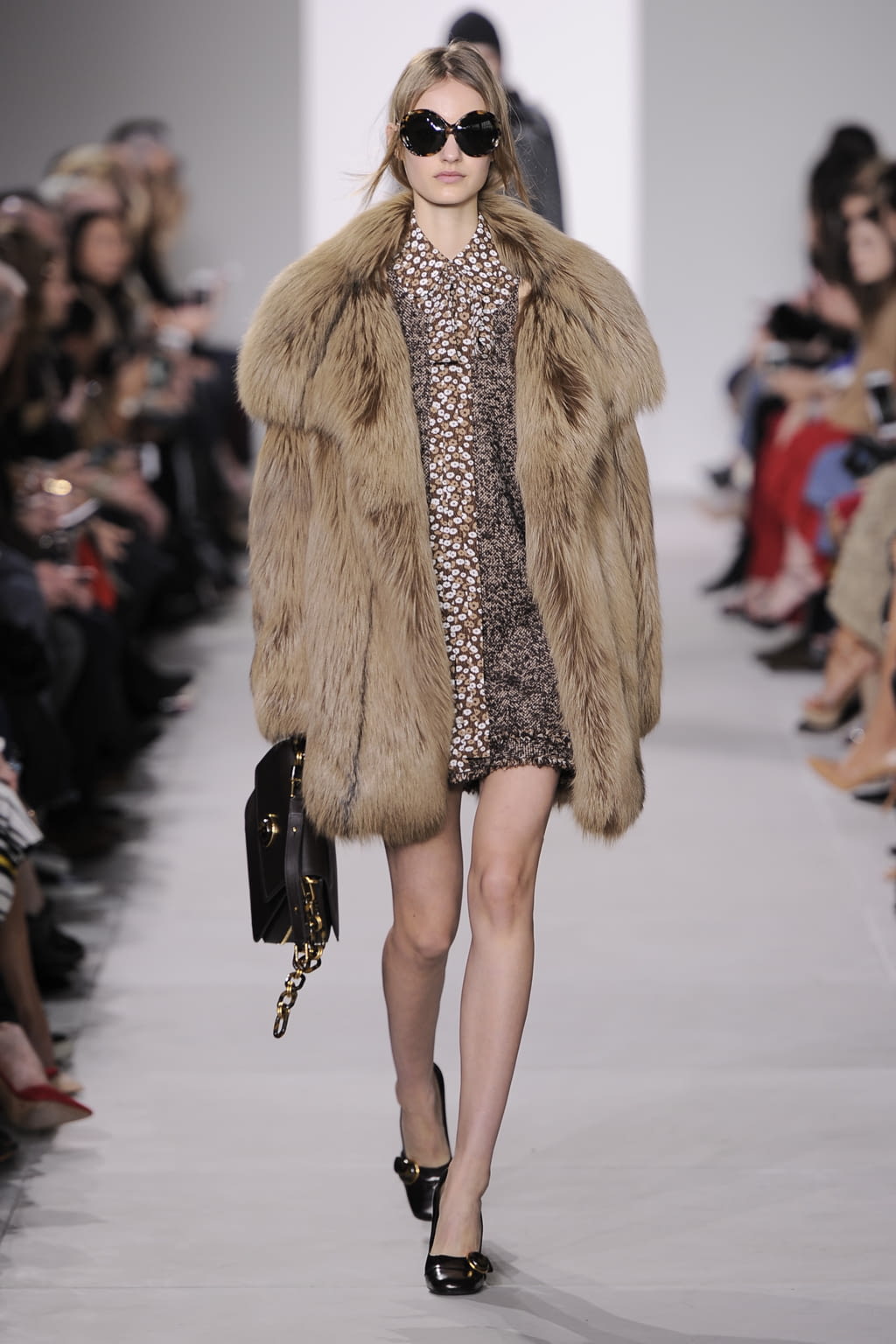 Fashion Week New York Fall/Winter 2016 look 2 from the Michael Kors Collection collection 女装