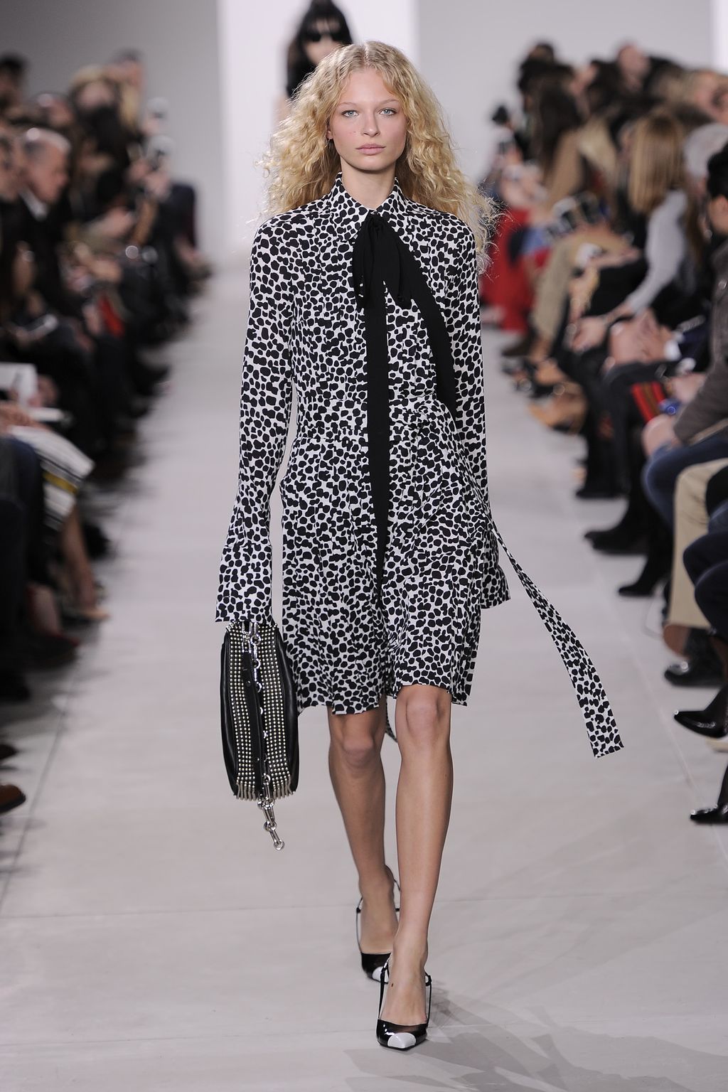 Fashion Week New York Fall/Winter 2016 look 44 from the Michael Kors Collection collection womenswear