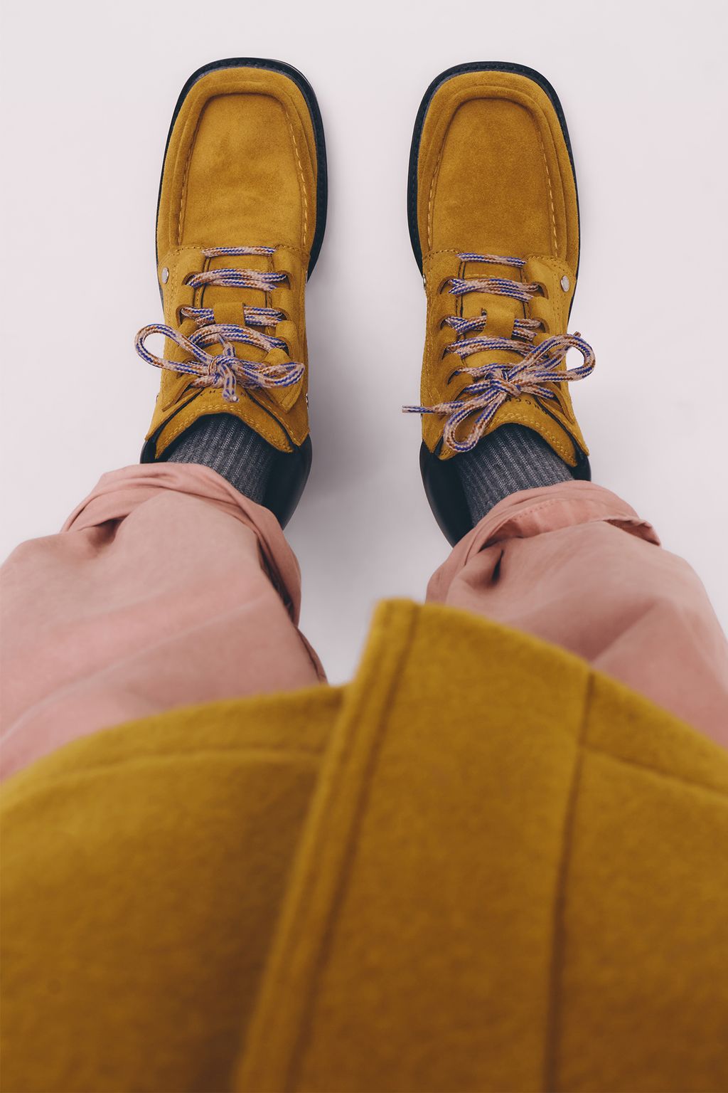 Fashion Week Paris Fall/Winter 2025 look 20 from the Longchamp collection womenswear