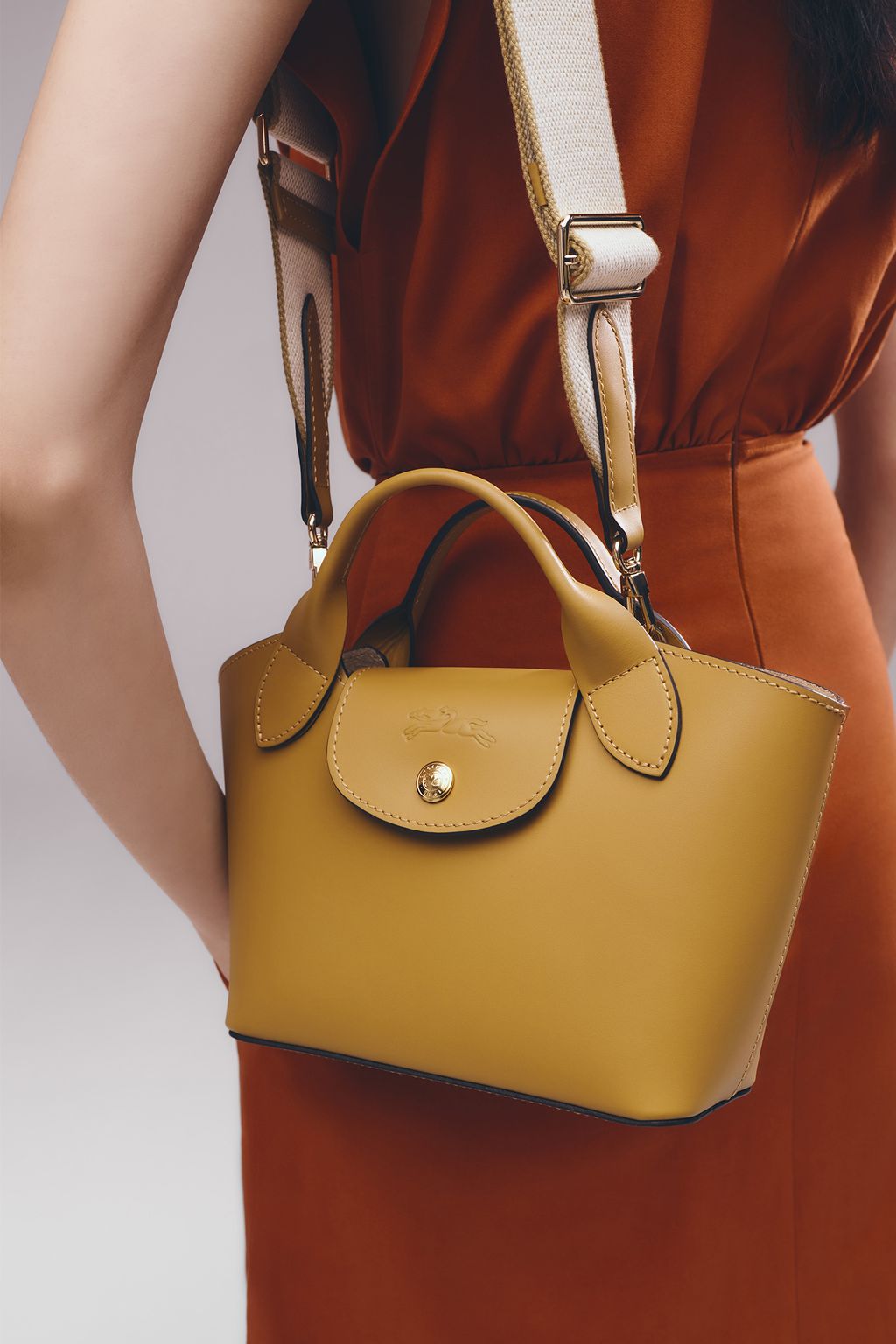 Fashion Week Paris Fall/Winter 2025 look 32 de la collection Longchamp womenswear