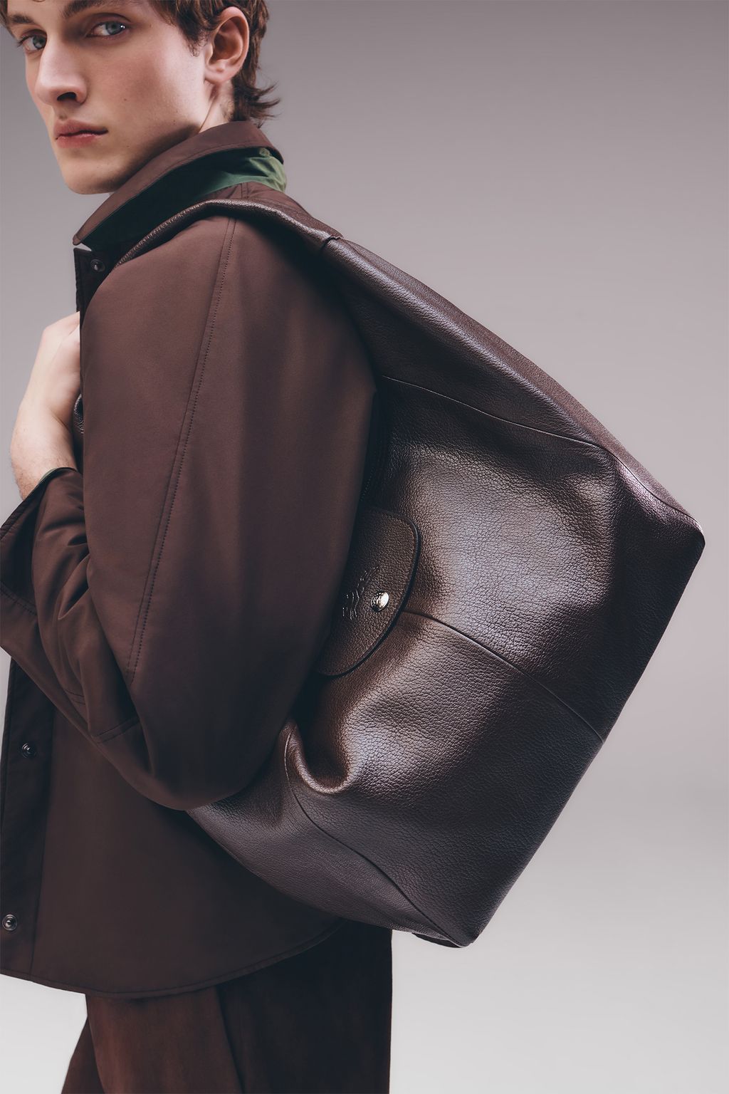 Fashion Week Paris Fall/Winter 2025 look 40 de la collection Longchamp womenswear