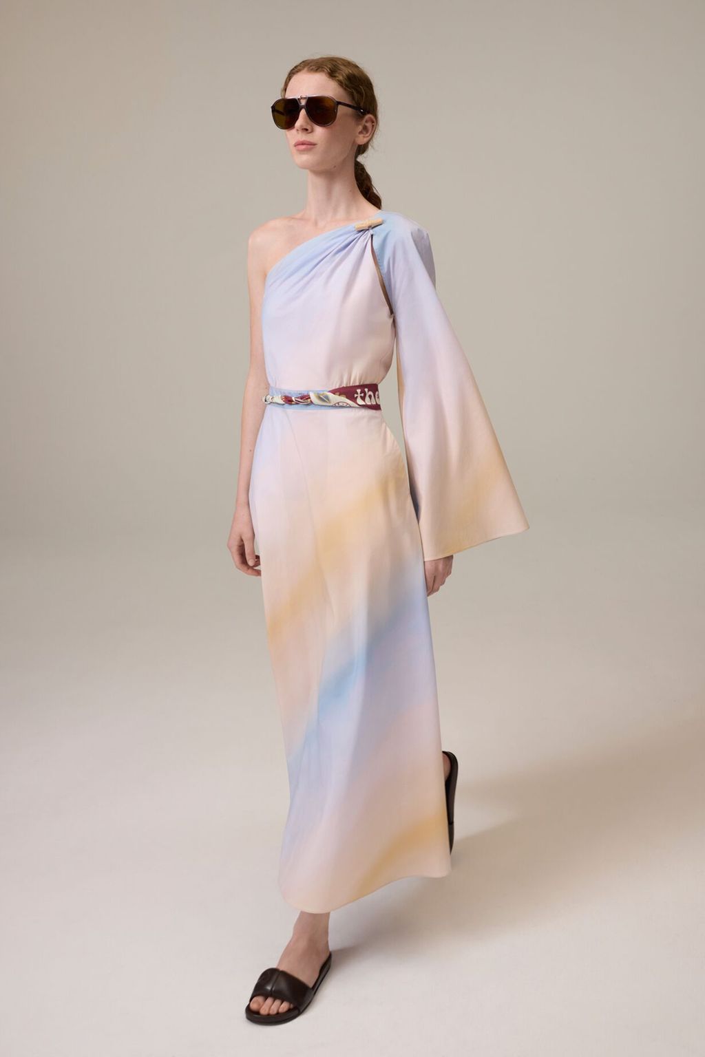 Fashion Week Paris Spring/Summer 2026 look 43 from the Longchamp collection womenswear