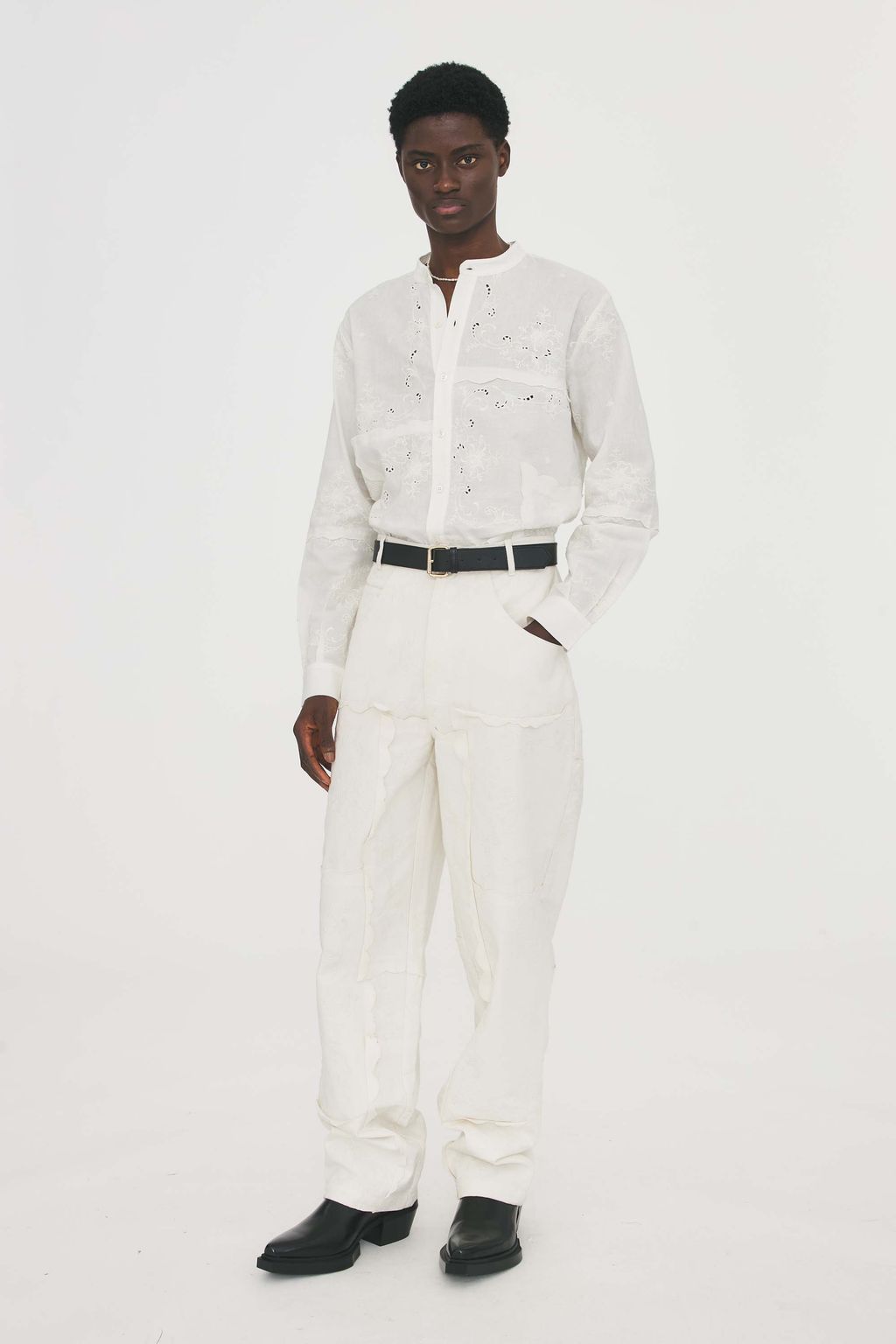 Fashion Week Paris Fall/Winter 2025 look 14 from the Antik Batik collection 男装