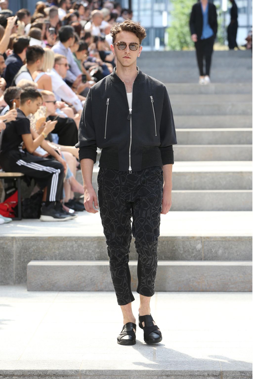 Fashion Week Paris Spring/Summer 2018 look 15 from the Issey Miyake Men collection menswear