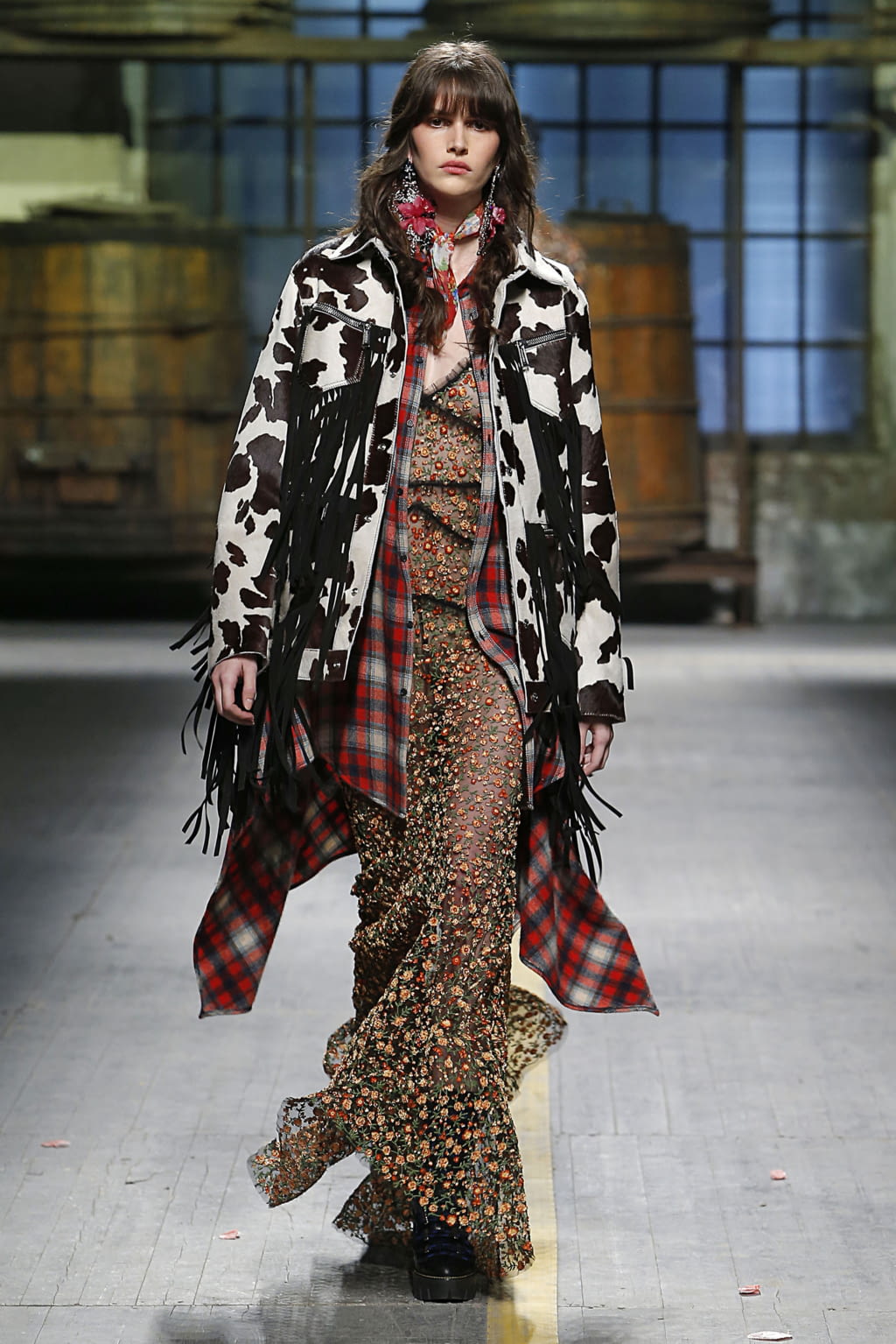 Fashion Week Milan Fall/Winter 2017 look 15 from the Dsquared2 collection womenswear