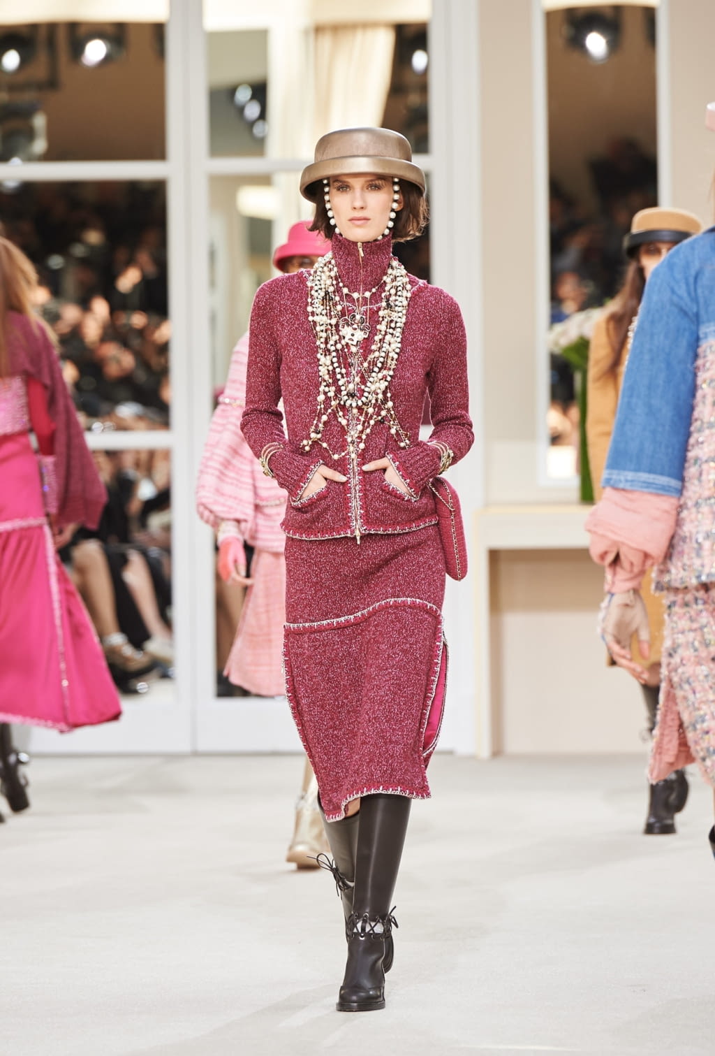 Fashion Week Paris Fall/Winter 2016 look 15 from the Chanel collection 女装