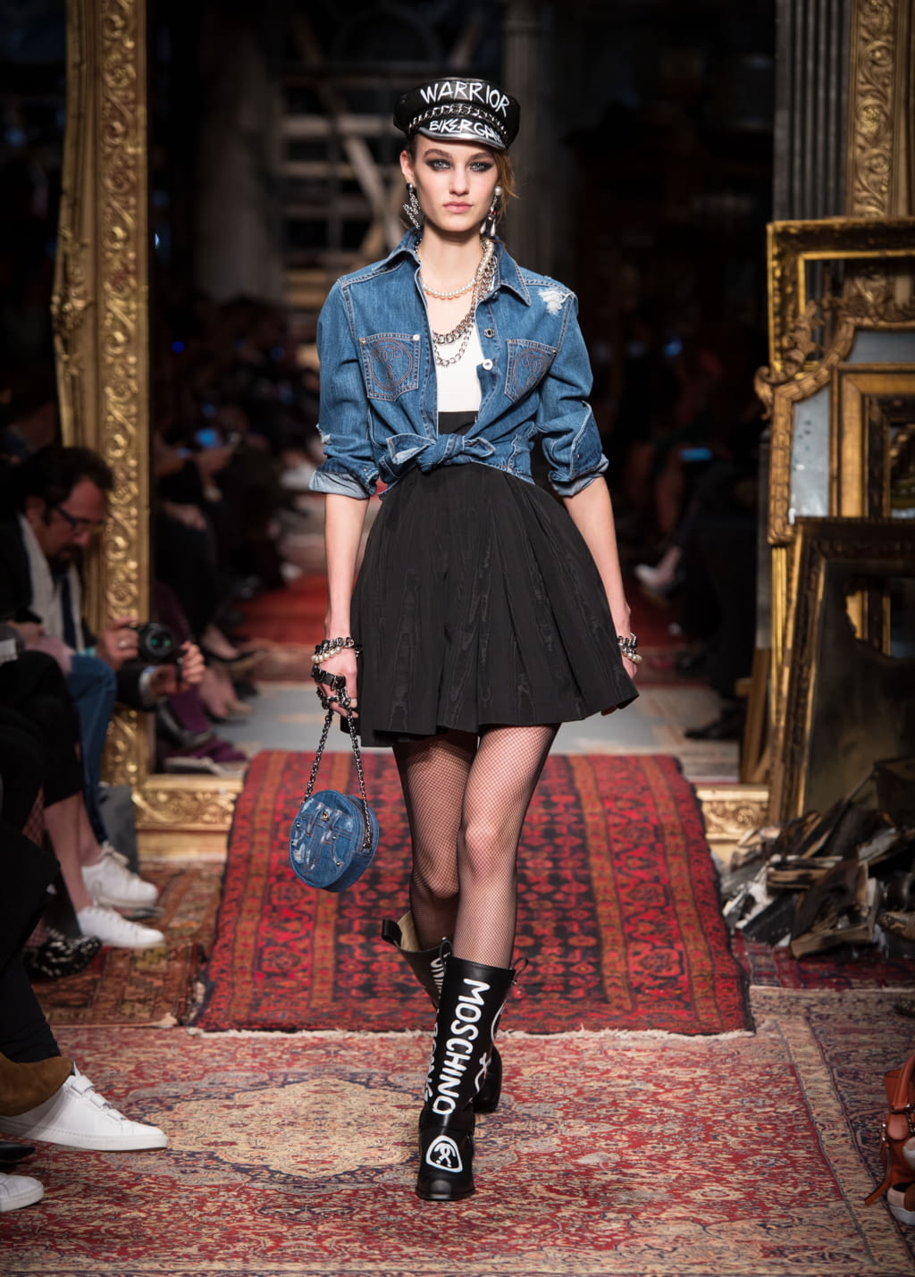 Fashion Week Milan Fall/Winter 2016 look 15 de la collection Moschino womenswear