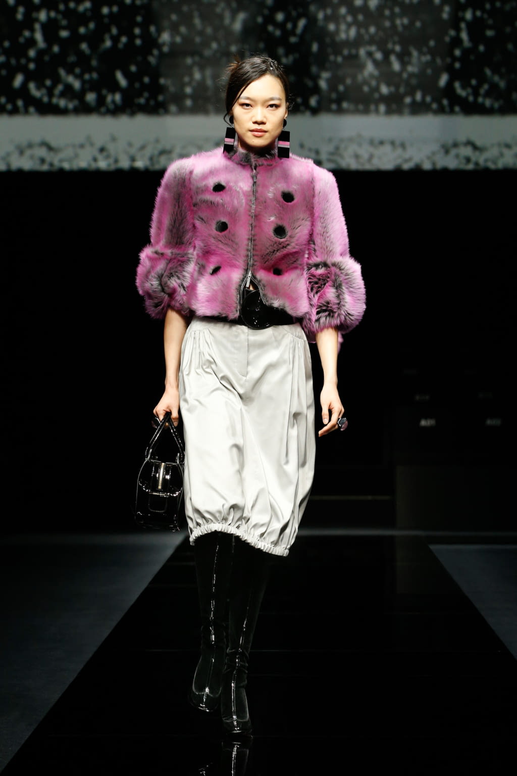Fashion Week Milan Fall/Winter 2020 look 15 from the Giorgio Armani collection 女装