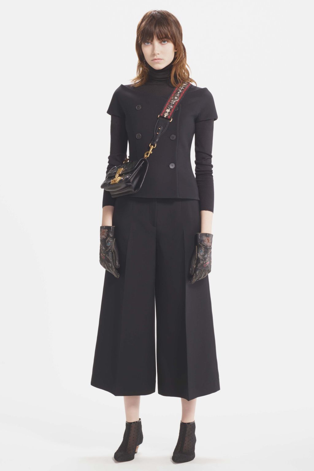Fashion Week Paris Pre-Fall 2017 look 15 from the Christian Dior collection womenswear