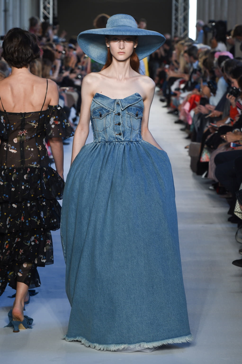 Fashion Week Milan Spring/Summer 2018 look 15 from the Vivetta collection 女装