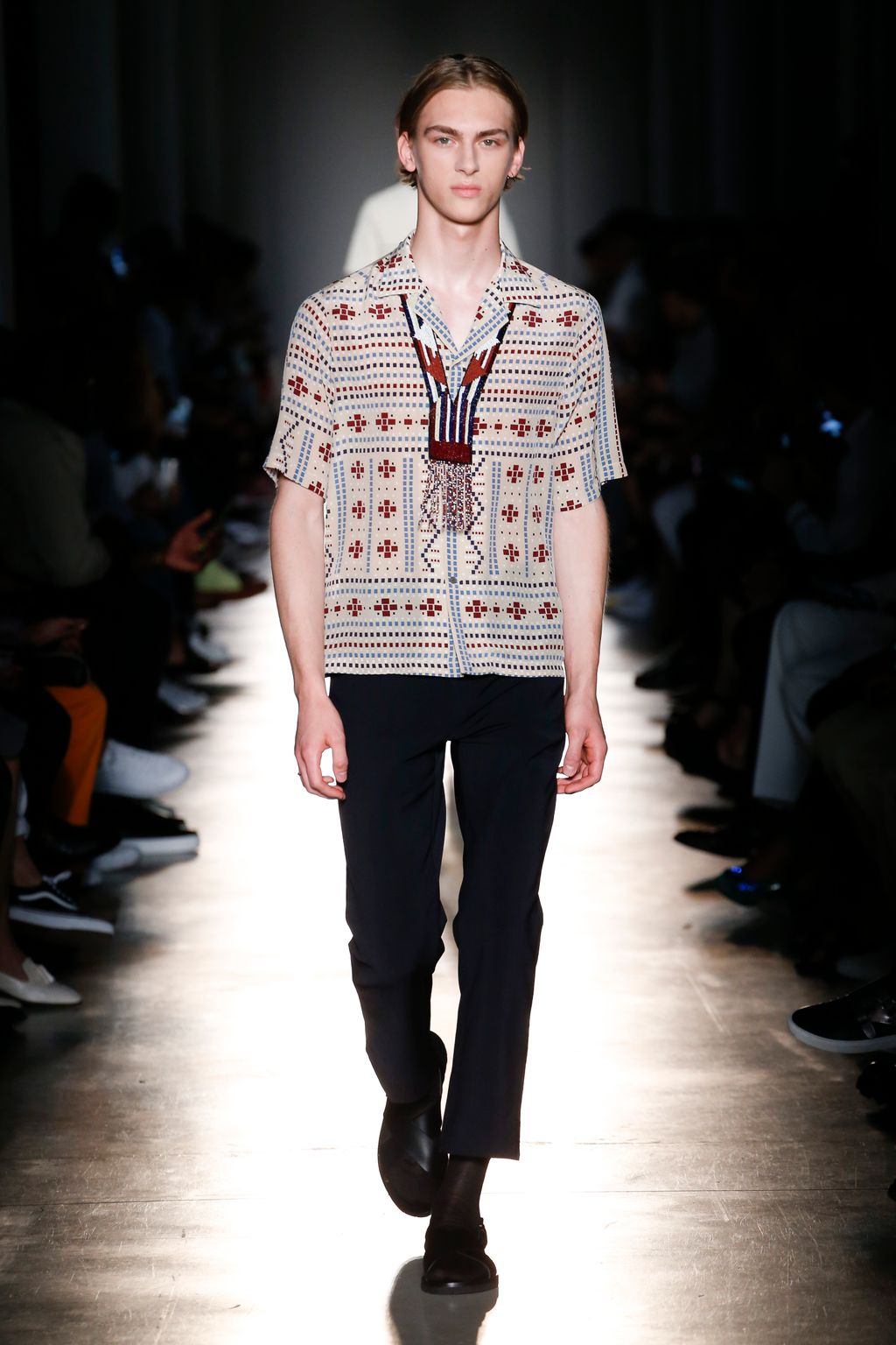 Fashion Week Milan Spring/Summer 2018 look 15 de la collection Ports 1961 menswear