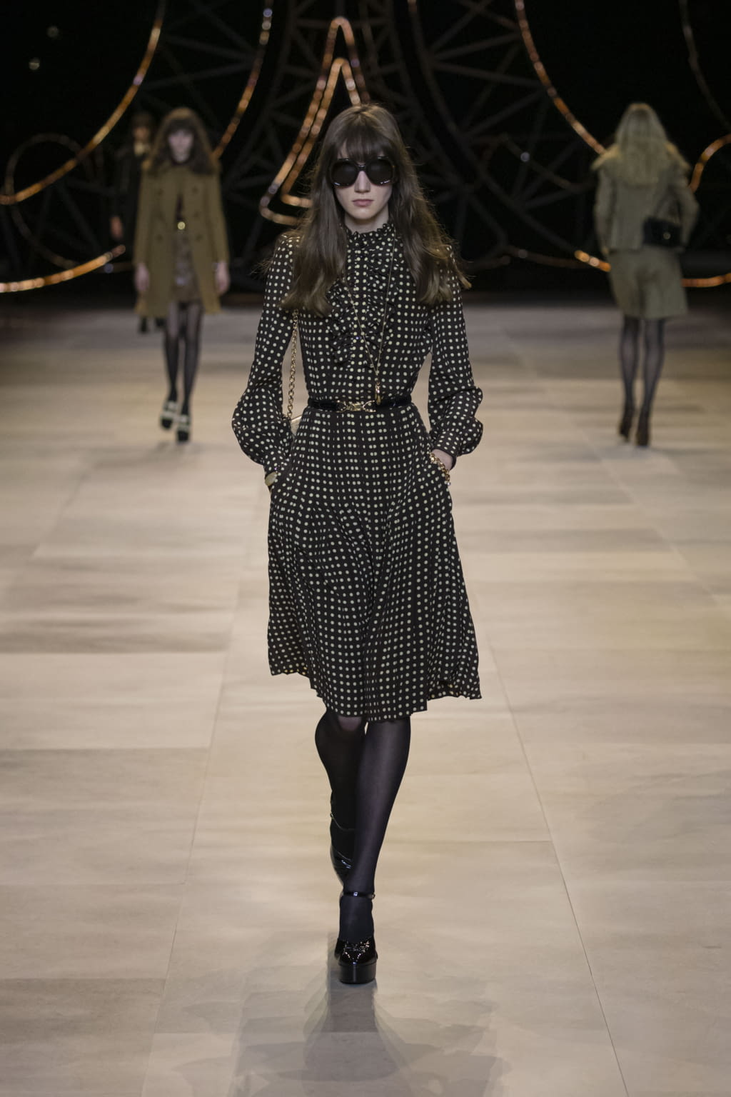 Fashion Week Paris Fall/Winter 2020 look 15 de la collection Celine womenswear
