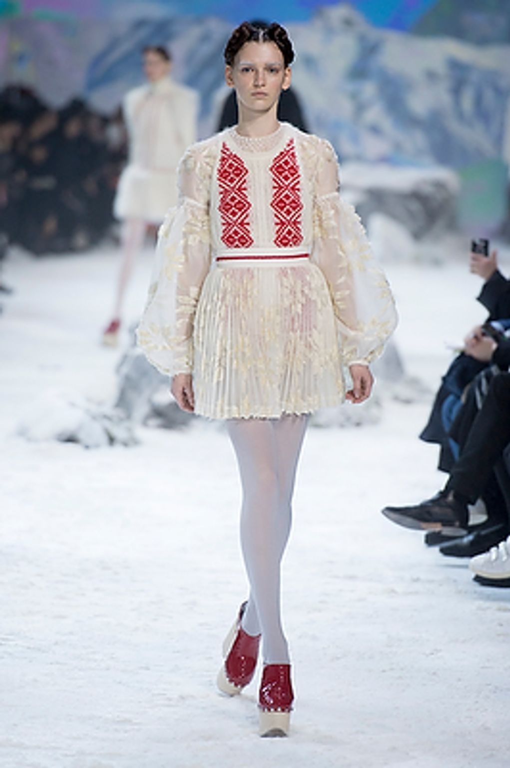 Fashion Week Paris Fall/Winter 2016 look 15 from the Moncler Gamme Rouge collection womenswear