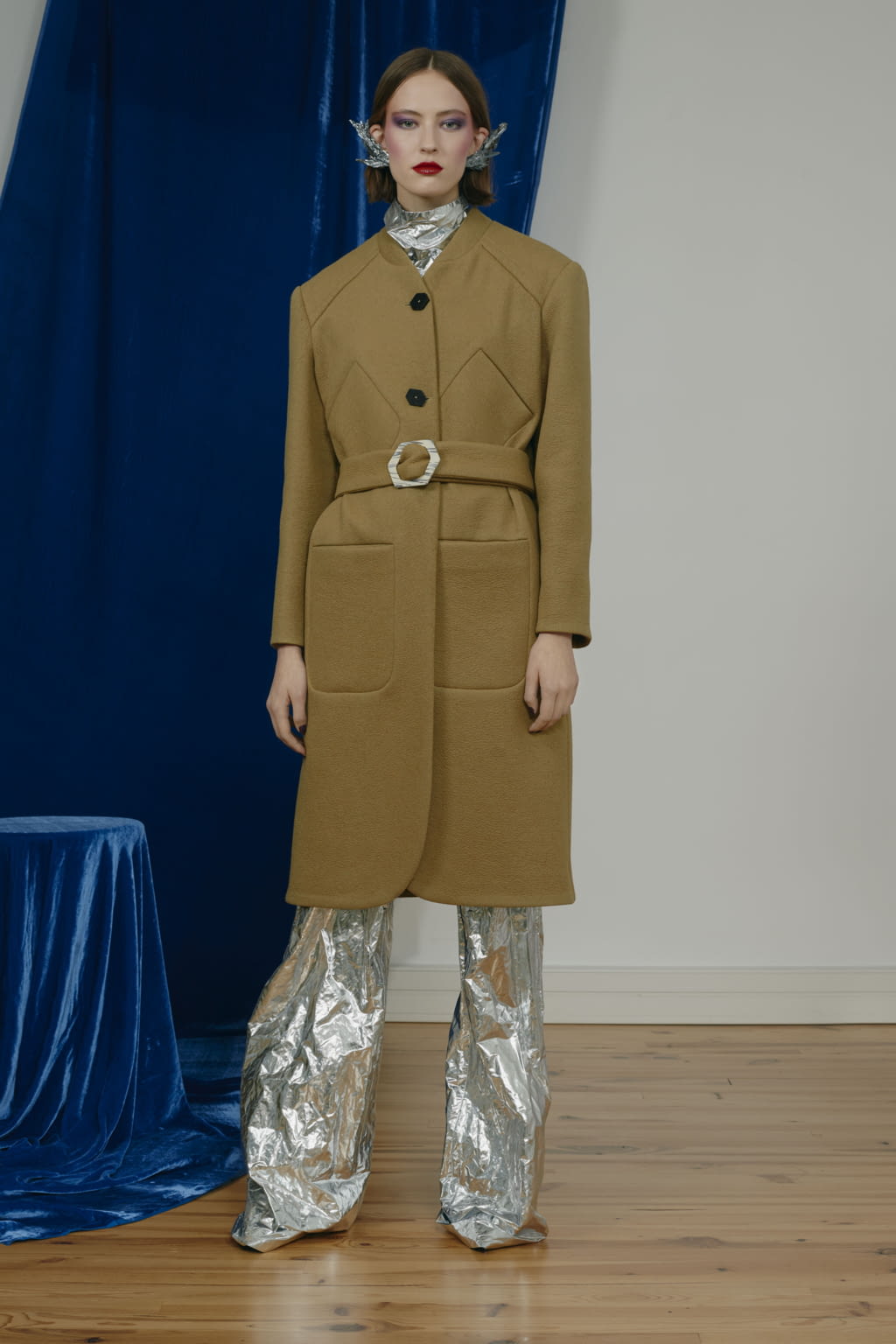 Fashion Week Paris Pre-Fall 2017 look 15 from the Veronique Leroy collection womenswear