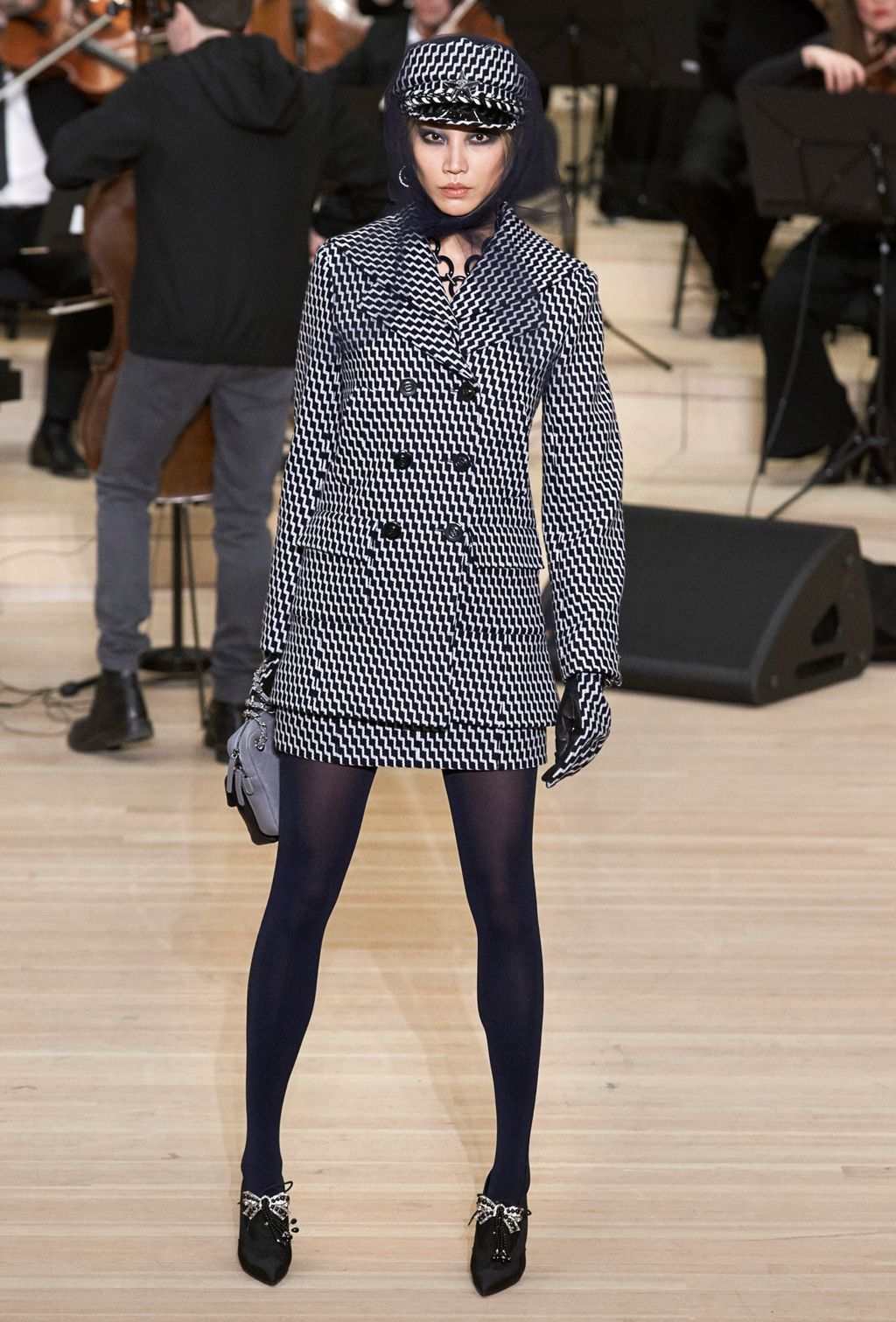 Fashion Week Paris Pre-Fall 2018 look 15 from the Chanel collection womenswear