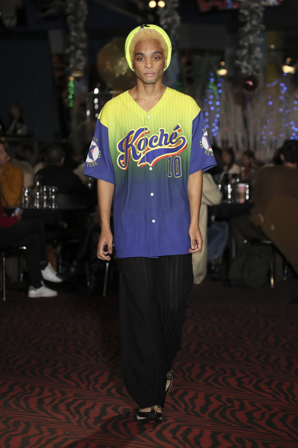 Fashion Week New York Pre-Fall 2019 look 15 from the Koché collection 男装